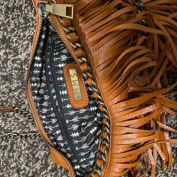 cross body purse with fringe - Picture 4 of 4